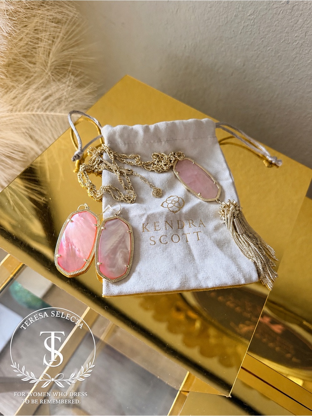 Kendra Scott Pink Mother of Pearl Necklace & Earrings Set Gold Tone w Dust Bag